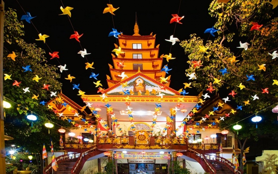 Thái Lan: Thiêng liêng lễ rước Phật trong mùa Songkran tại Chiang Mai